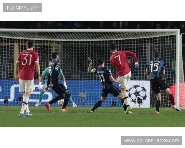 终场哨响，狼队球员庆祝绝平领头羊阿森纳